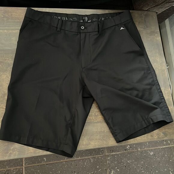 J.Linderberg Men's Flat-front Shorts In Black Sz-36 - Picture 6 of 7